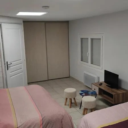 Nature Varuna - Les Gaveries מלון ברסויר